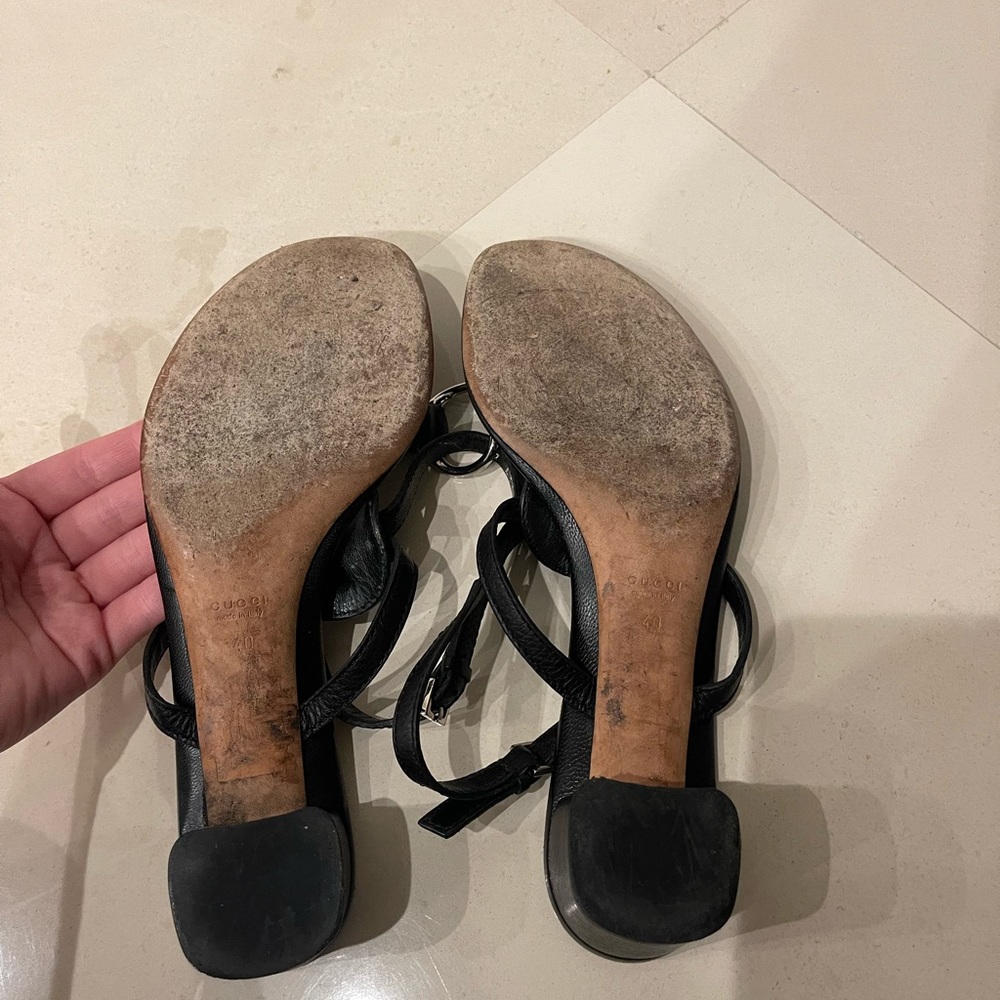 Gucci black leather with silver detail, low heel sandal - Picture 4 of 7
